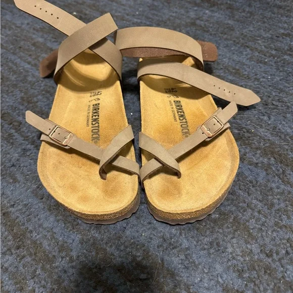 Birkenstock | Shoes | Birkenstock Tan Sandals With Contoured  display picture 3